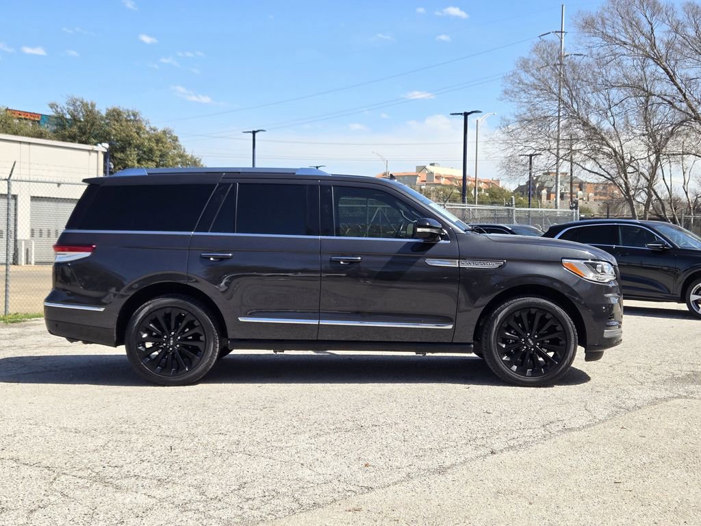 Used 2023 Lincoln Navigator Reserve image 7