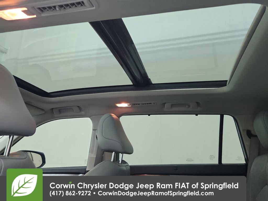 Used 2023 Toyota Highlander Platinum FWD image 31