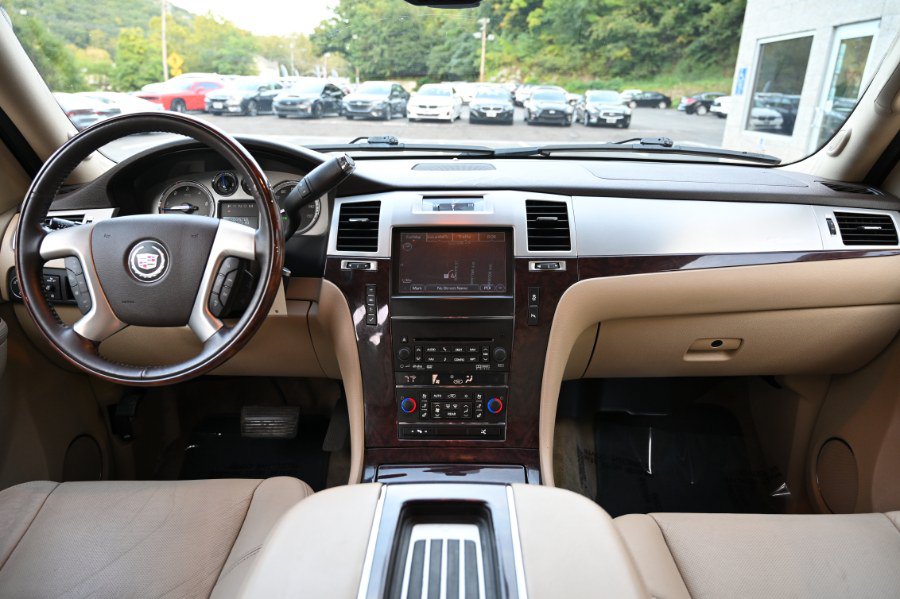 Used 2014 Cadillac Escalade Premium AWD/4WD image 11