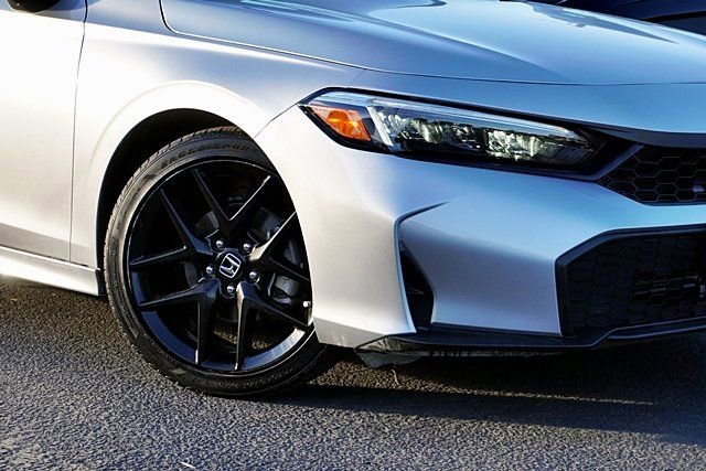 Used 2025 Honda Civic Sport image 4