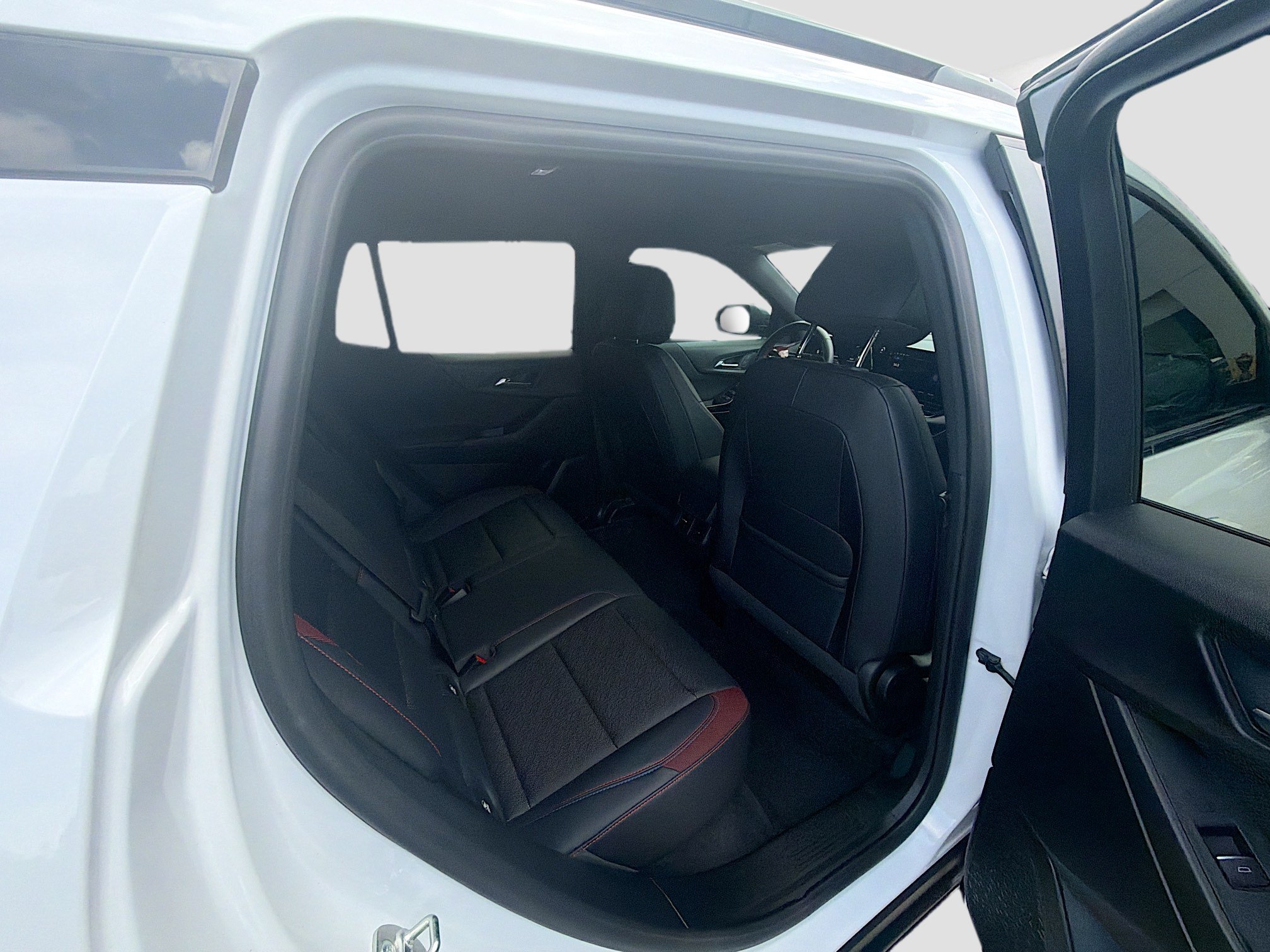 Used 2025 Chevrolet Equinox RS w/ Safety and Technology Package FWD image 28
