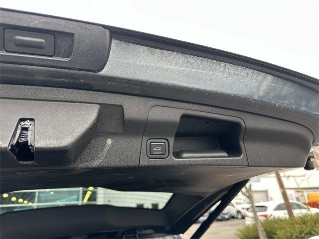 Used 2020 GMC Acadia SLE w/ Driver Convenience Package image 12