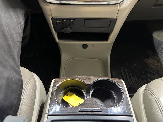 Used 2017 Toyota Sienna Limited image 12