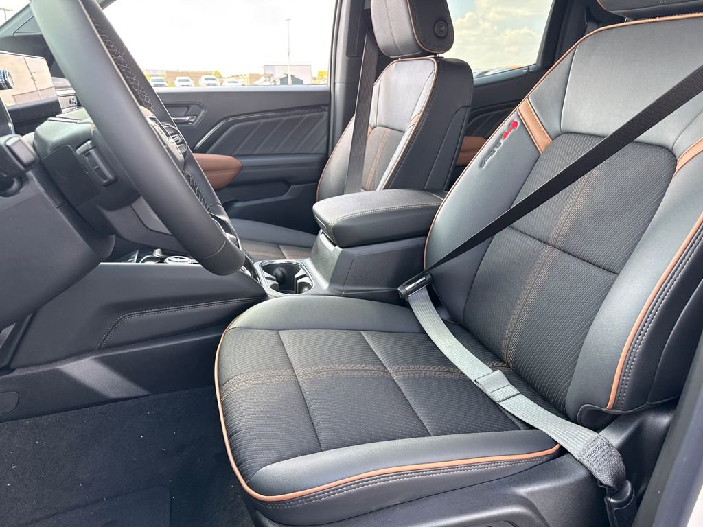 New 2026 GMC Canyon AT4 AWD/4WD image 17