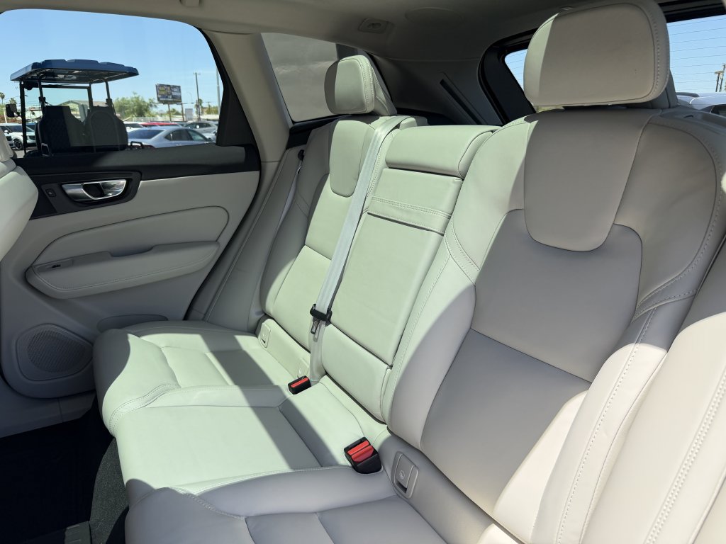 Used 2022 Volvo XC60 B5 Inscription w/ Advanced Package FWD image 38