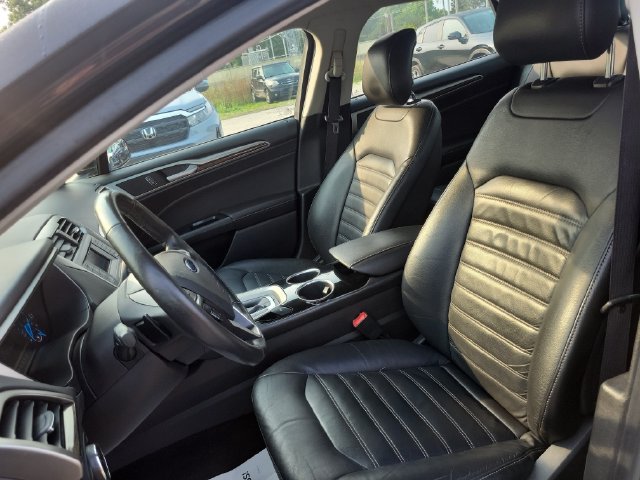 Used 2013 Ford Fusion SE FWD image 18