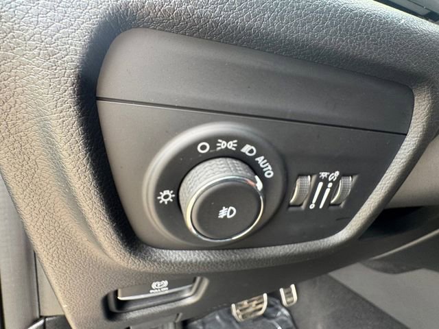 Used 2022 Jeep Grand Cherokee L Overland w/ Advanced Protech Group III RWD image 6