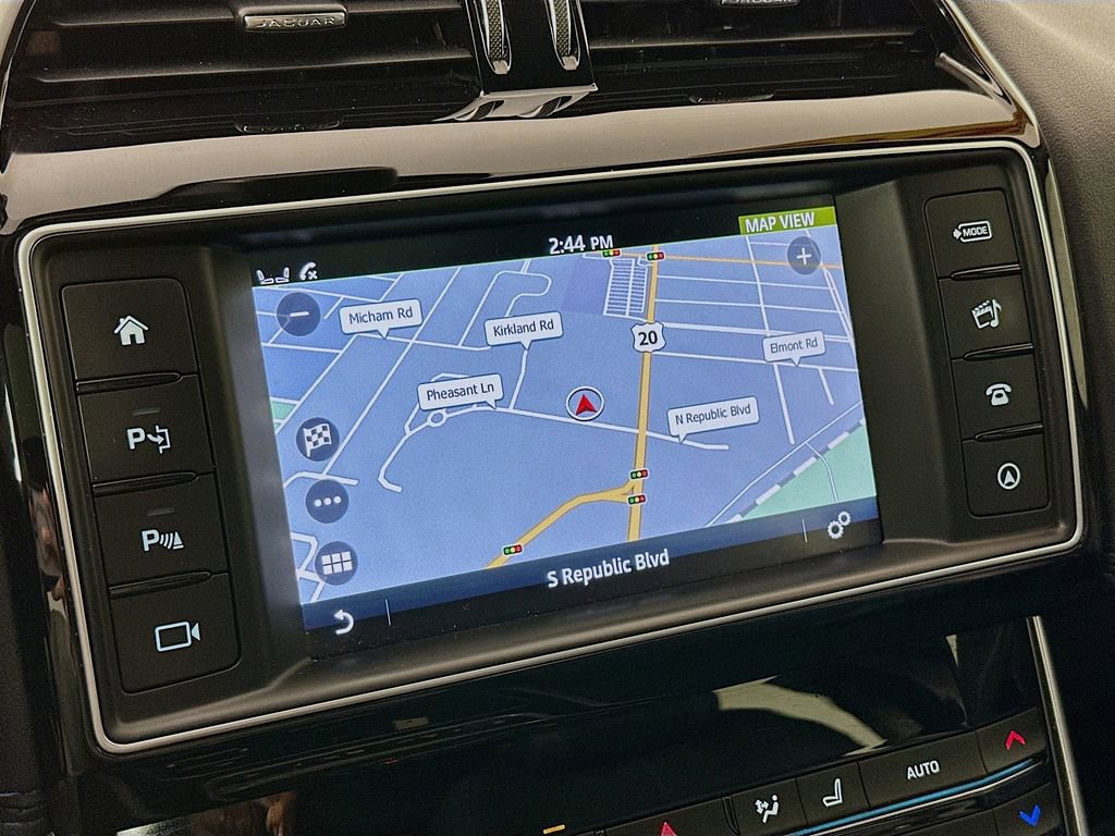 Used 2018 Jaguar XE R-Sport image 17