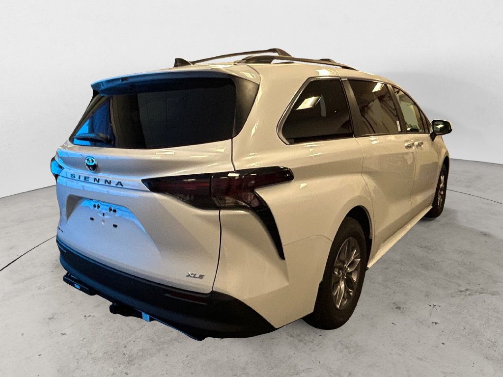 New 2026 Toyota Sienna XLE AWD/4WD image 5