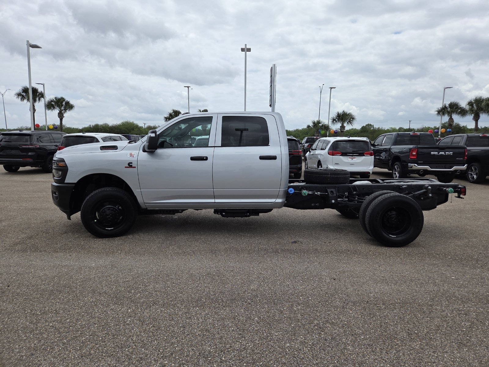 New 2026 RAM 3500 Tradesman AWD/4WD image 4