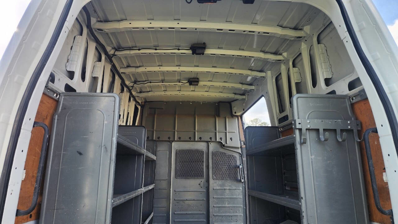 Used 2020 Nissan NV 2500 SV image 12