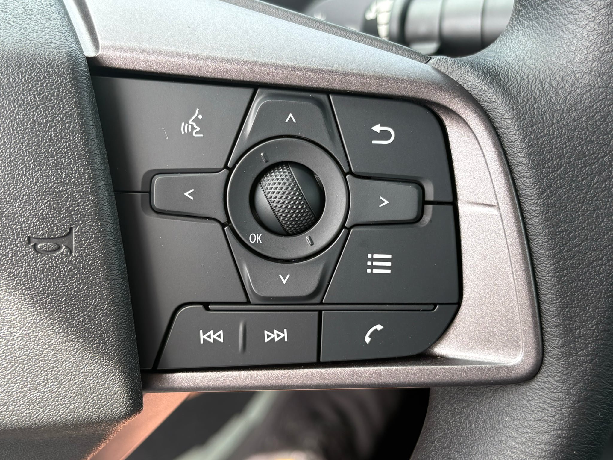New 2027 Nissan Sentra SV w/ SV Convenience Package FWD image 18
