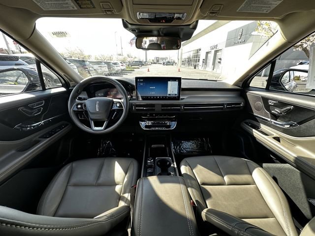 Certified 2025 Lincoln Corsair AWD image 16