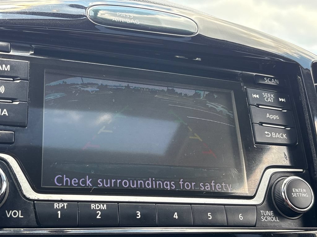 Used 2015 Nissan Juke SV AWD/4WD image 13