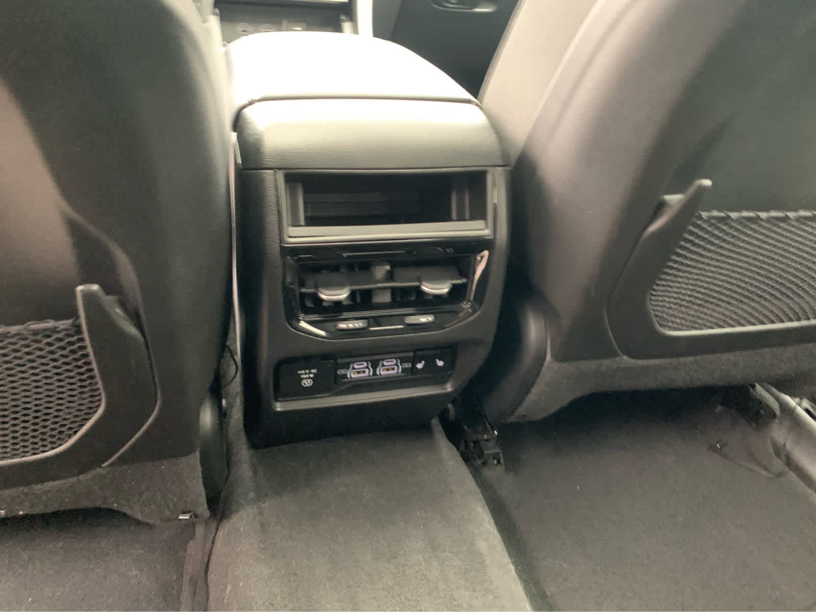 Used 2022 Jeep Grand Cherokee Overland image 39