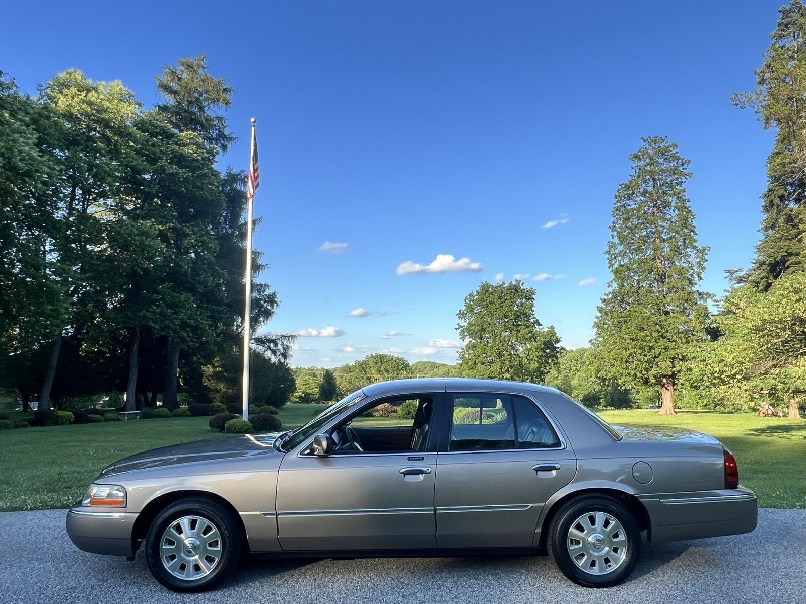 Used 2003 Mercury Grand Marquis LS RWD image 6