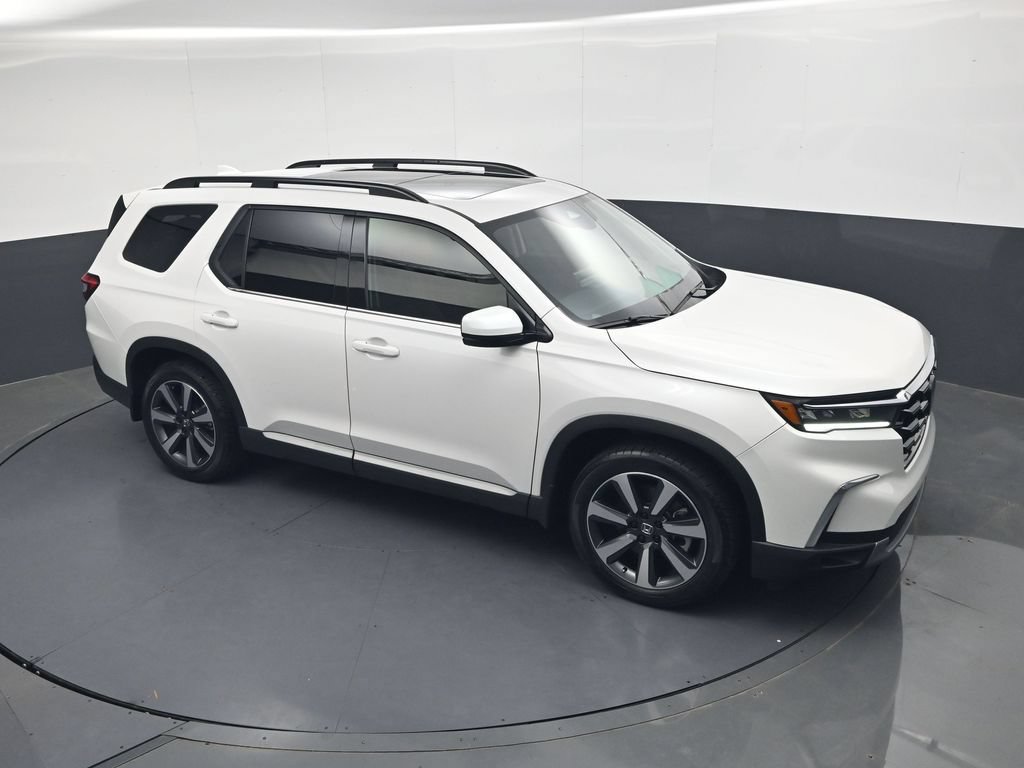Certified 2025 Honda Pilot Touring image 23