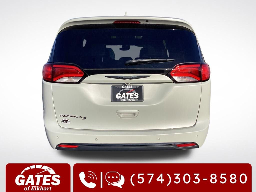 Used 2020 Chrysler Pacifica Touring-L Plus image 10