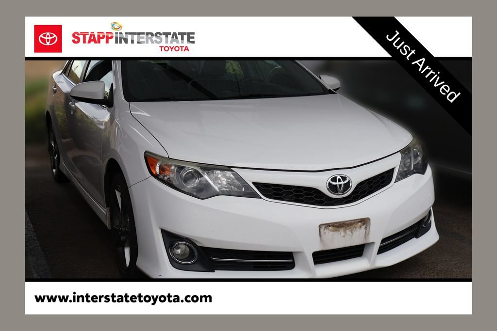 Used 2014 Toyota Camry SE FWD image 1