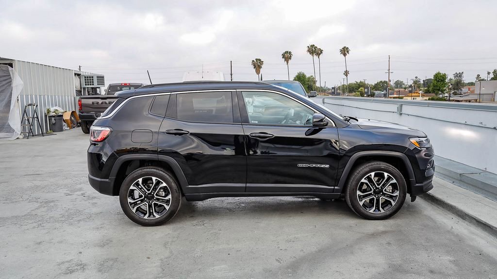 Used 2023 Jeep Compass Limited AWD/4WD image 13