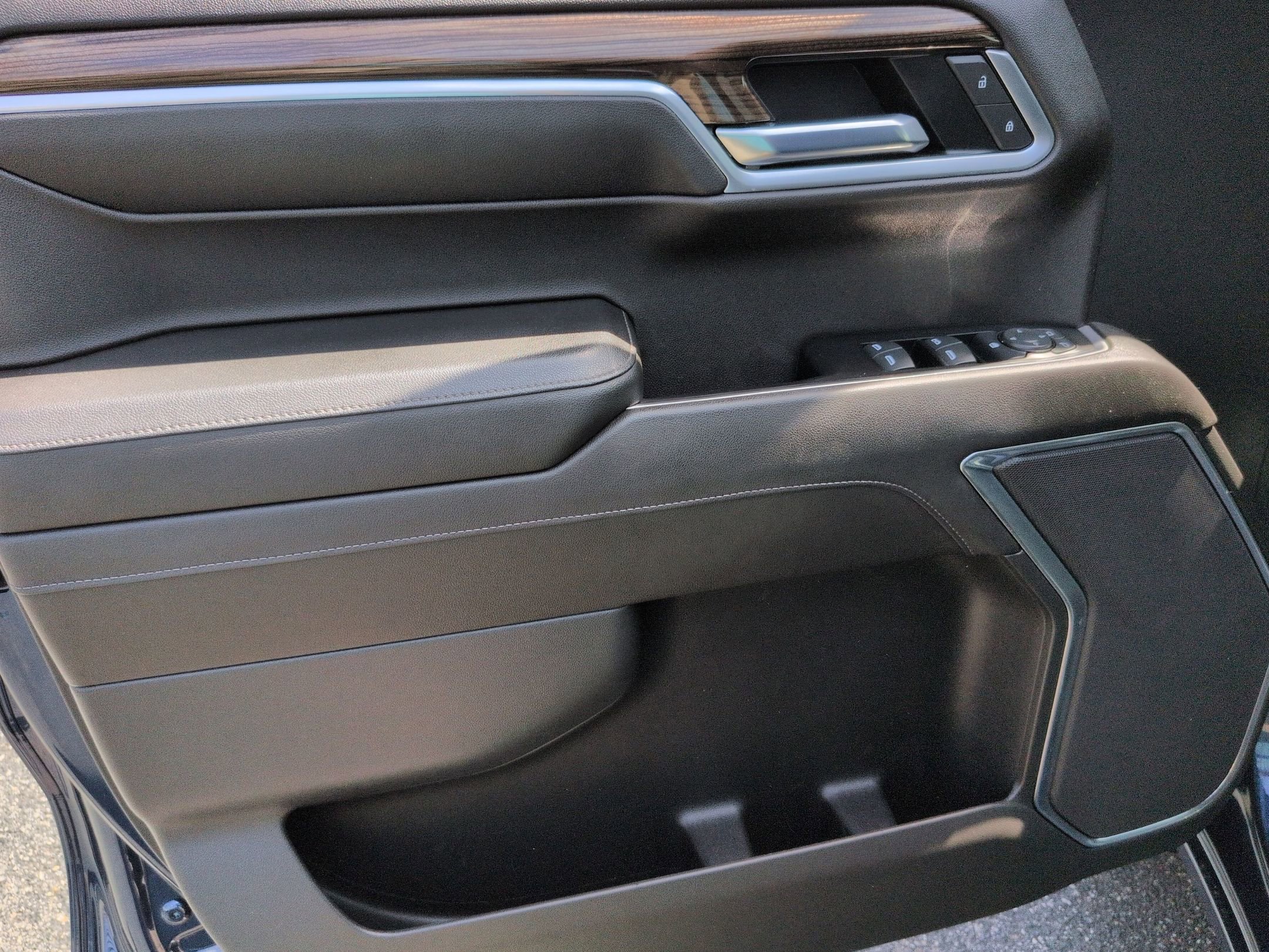 Used 2022 Chevrolet Silverado 1500 LT image 16