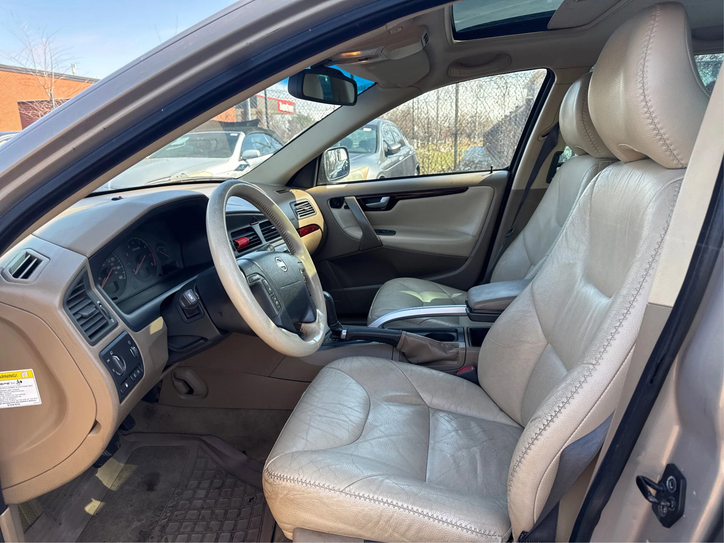 Used 2003 Volvo XC70 2.5T Wagon 4D image 10