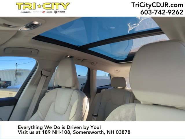 Used 2021 Volvo XC60 T6 Inscription w/ Climate Package image 27