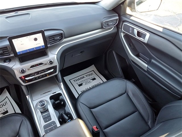 Used 2023 Ford Explorer XLT w/ Equipment Group 202A image 18