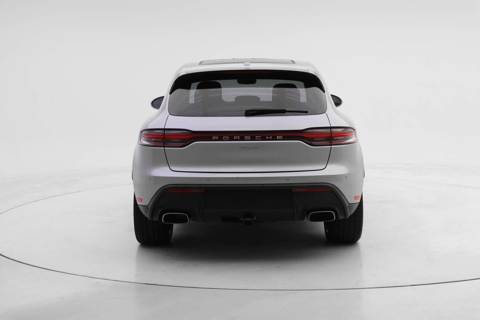 Certified 2024 Porsche Macan image 8