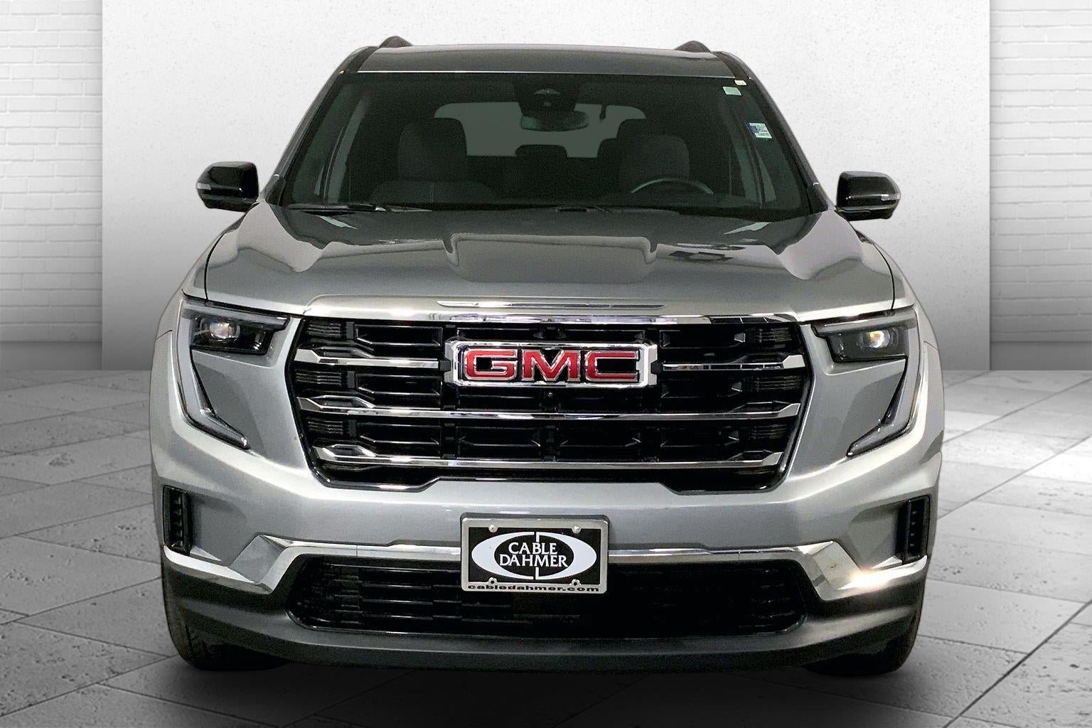 Used 2025 GMC Acadia Elevation AWD/4WD image 2