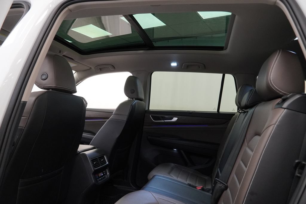 Used 2024 Volkswagen Atlas SEL AWD/4WD image 13