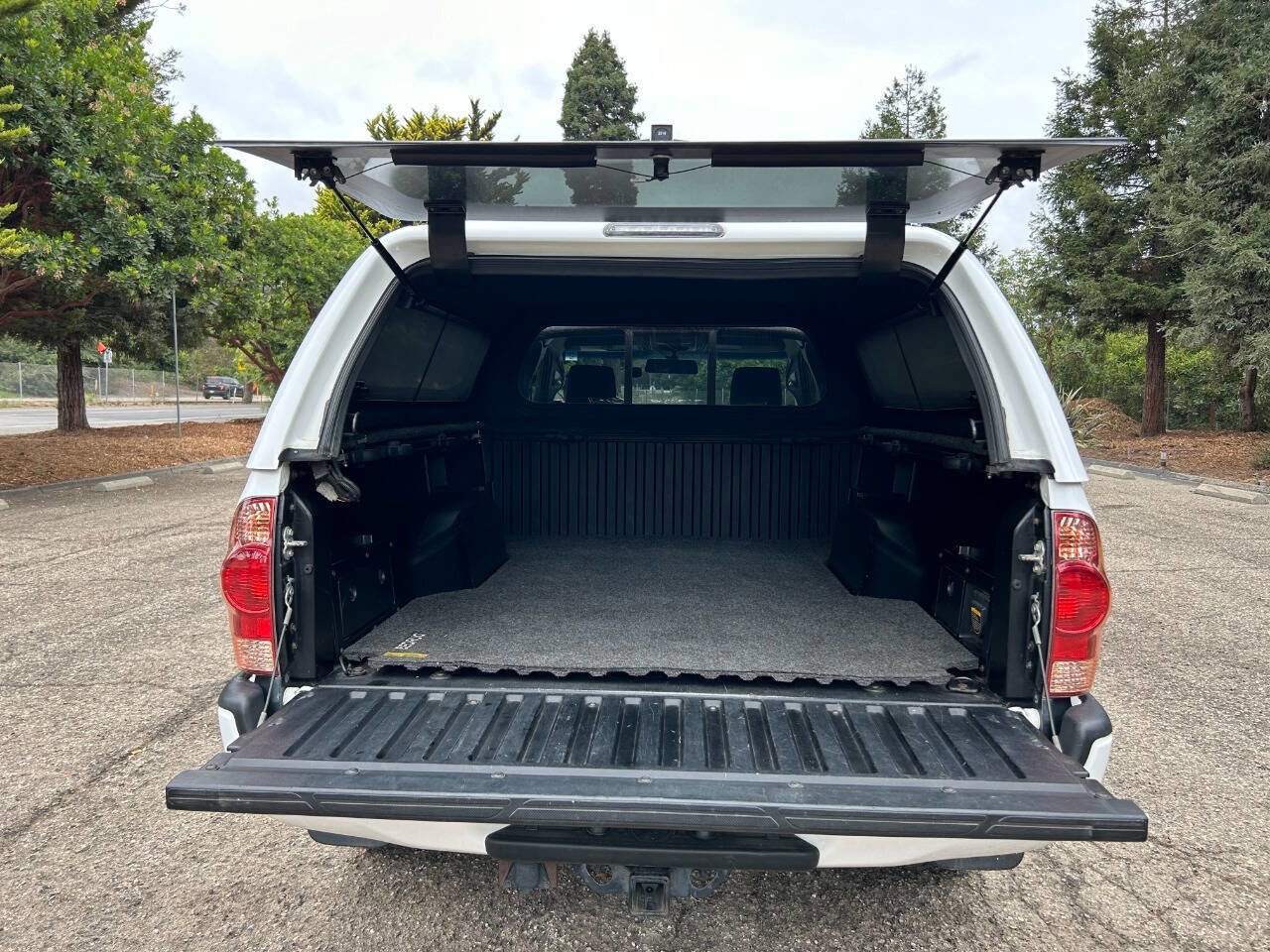 Used 2005 Toyota Tacoma PreRunner image 31
