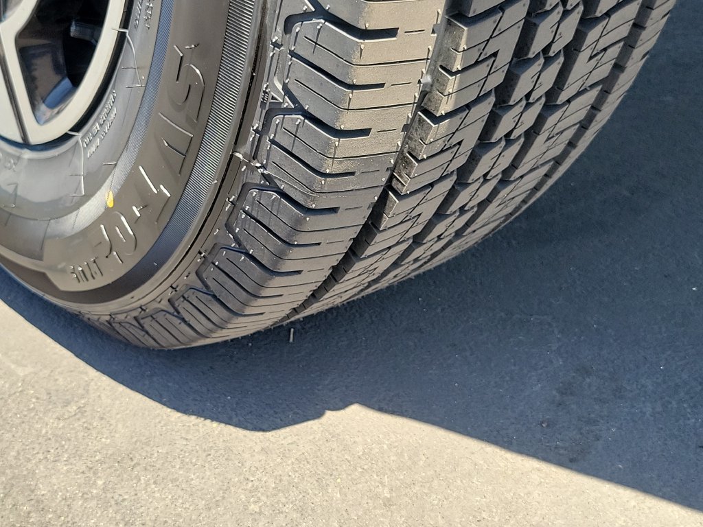 Used 2024 Rivian R1T Adventure Dual AWD/4WD image 29