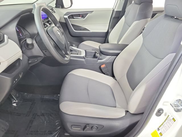 Used 2025 Toyota RAV4 XLE FWD image 19