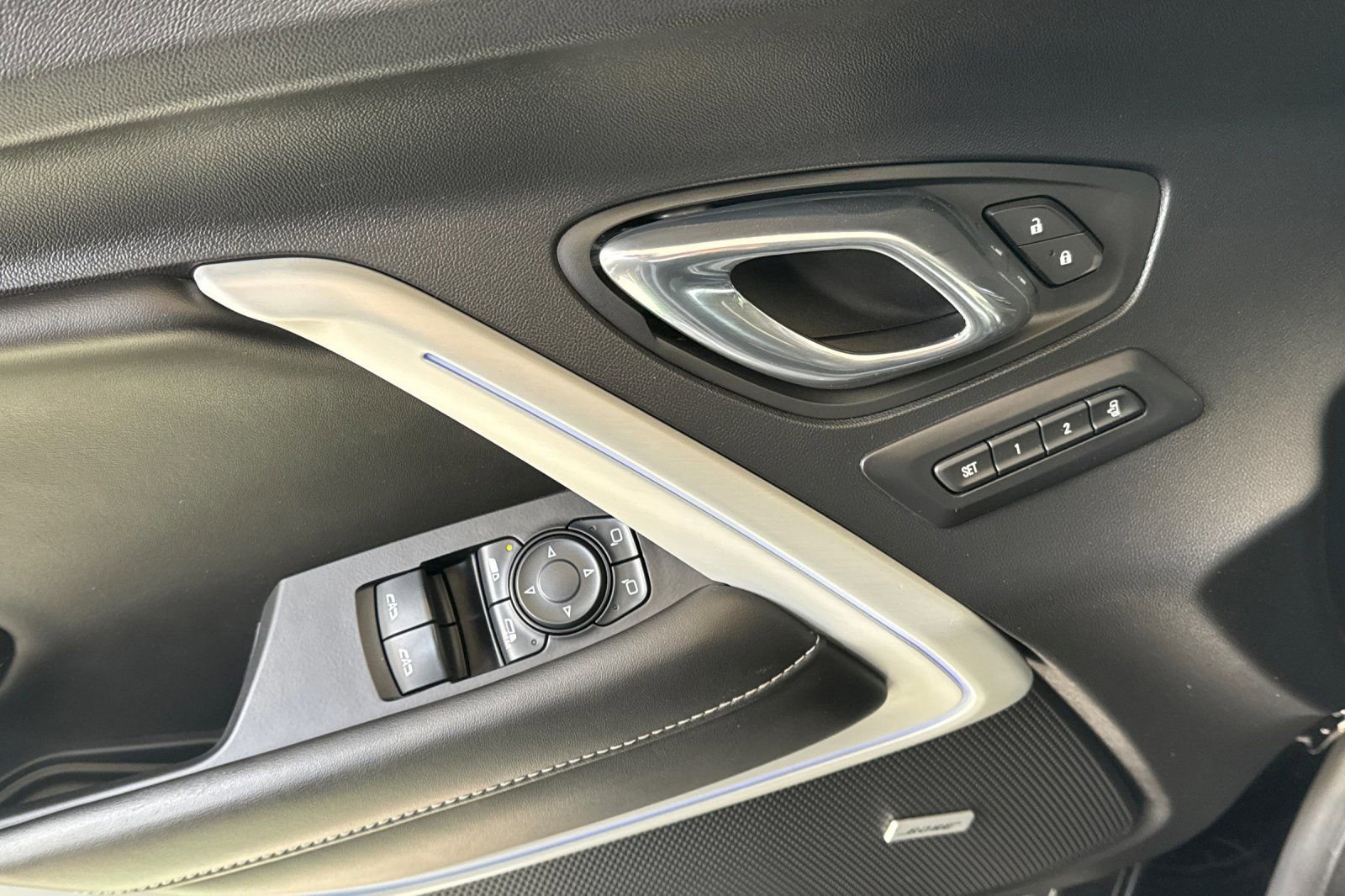 Used 2016 Chevrolet Camaro SS image 11