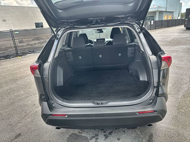 Used 2025 Toyota RAV4 LE FWD image 31