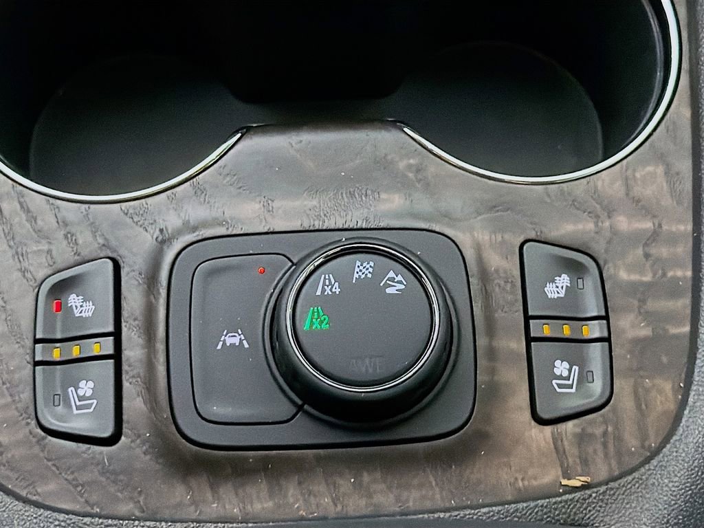 Used 2022 GMC Acadia Denali w/ Denali Technology Package image 24