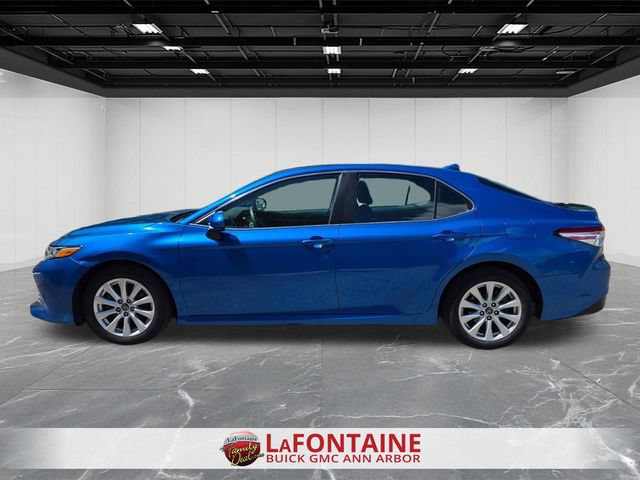 Used 2019 Toyota Camry LE FWD image 2