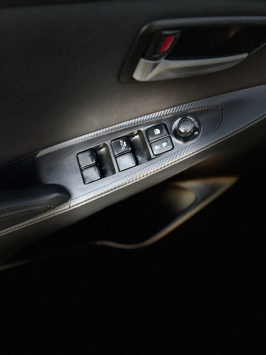 Used 2017 Toyota Yaris iA image 23