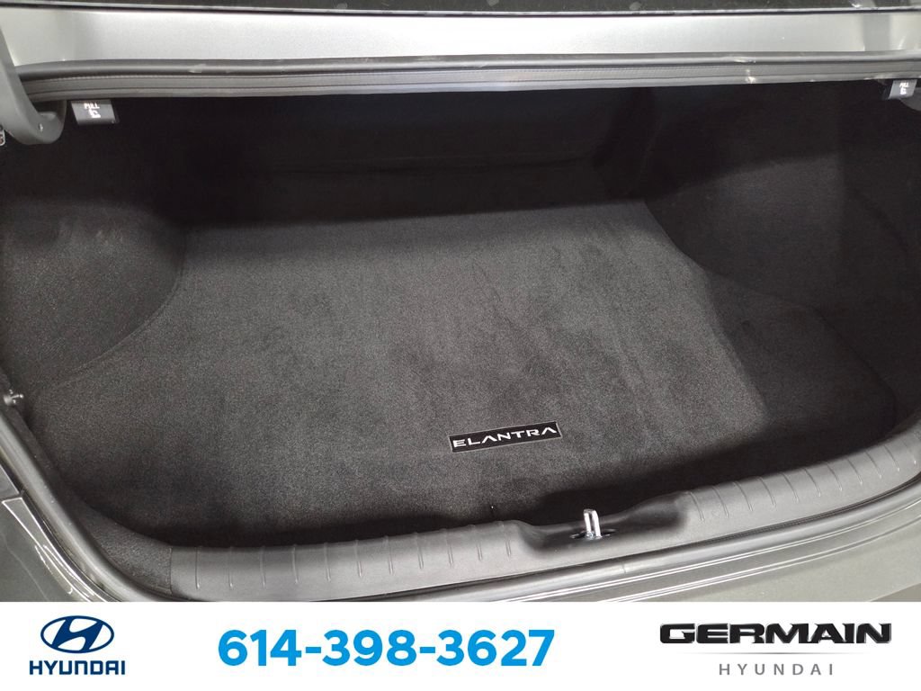 Certified 2026 Hyundai Elantra SE FWD image 21