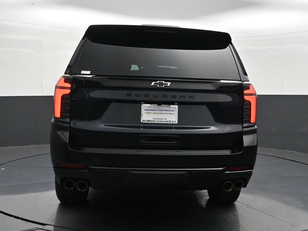 Used 2025 Chevrolet Suburban Z71 AWD/4WD image 4