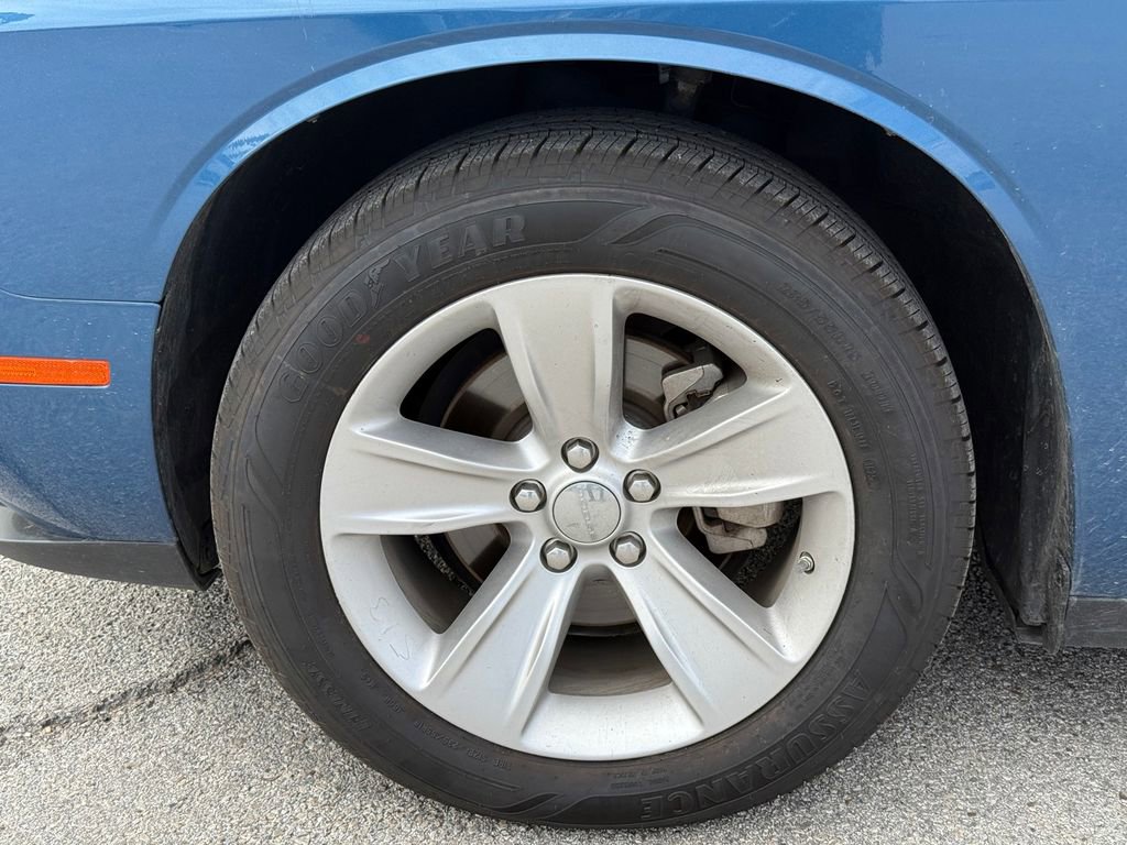 Used 2023 Dodge Challenger SXT image 9