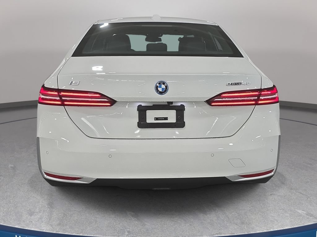 Certified 2025 BMW i5 eDrive40i w/ Premium Package RWD image 6