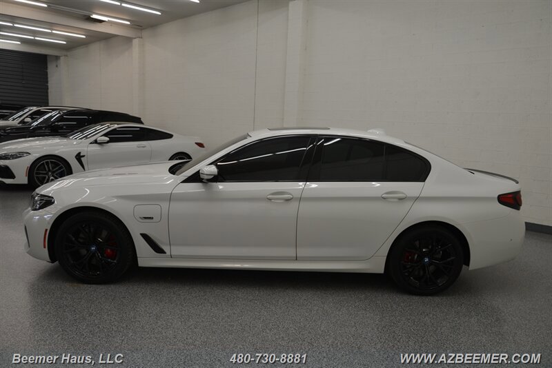 Used 2023 BMW 530e w/ M Sport Package image 3