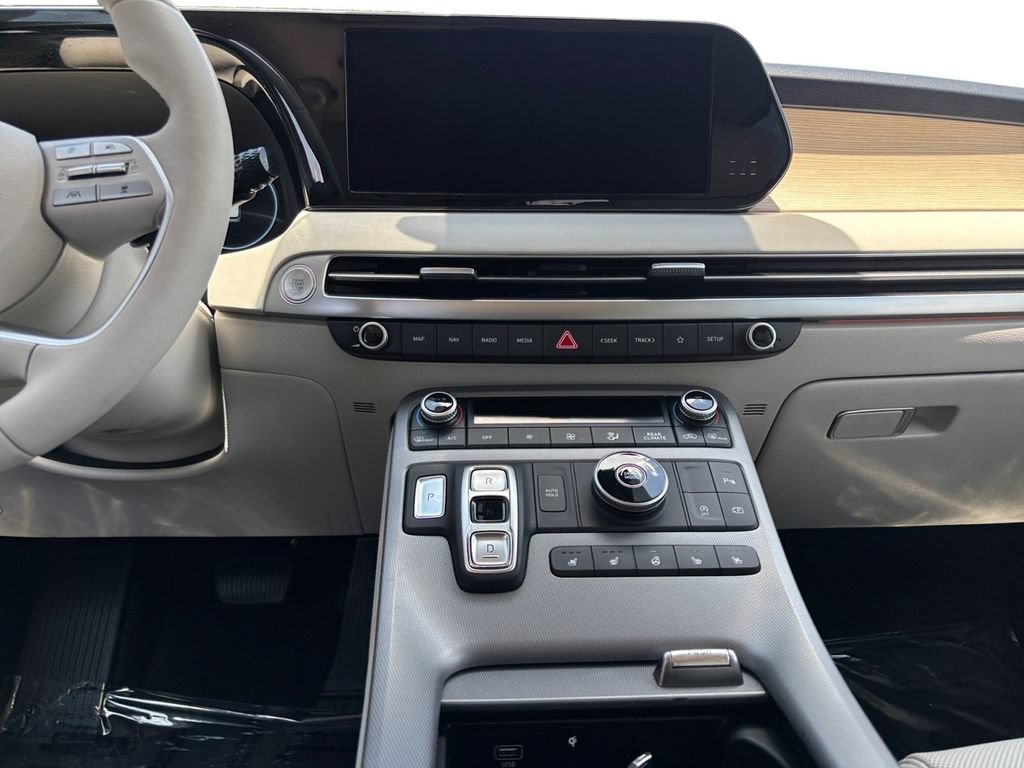 Used 2024 Hyundai Palisade Limited FWD image 12