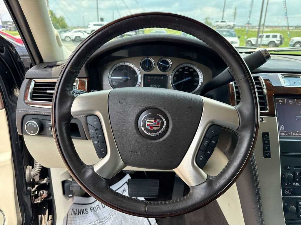 Used 2014 Cadillac Escalade Platinum AWD/4WD image 18