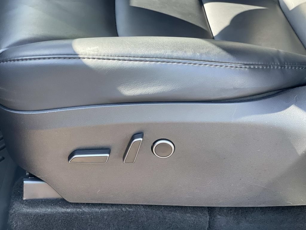 Used 2023 Tesla Model Y Long Range AWD/4WD image 18