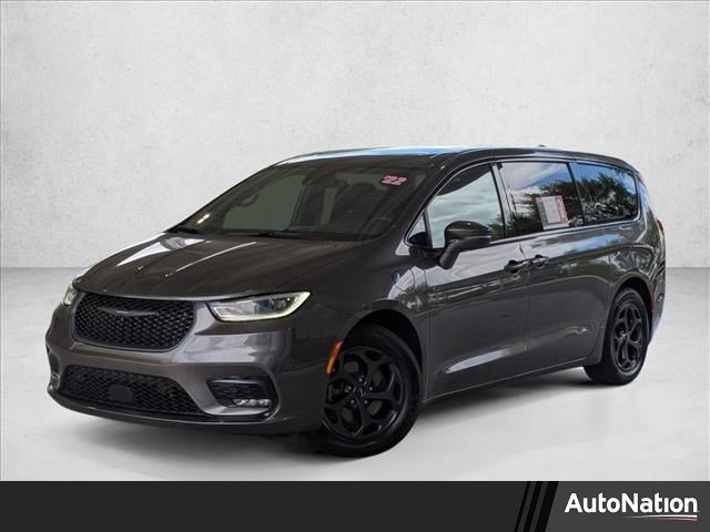 Used 2022 Chrysler Pacifica Limited w/ Uconnect Theater Family Group FWD image 1