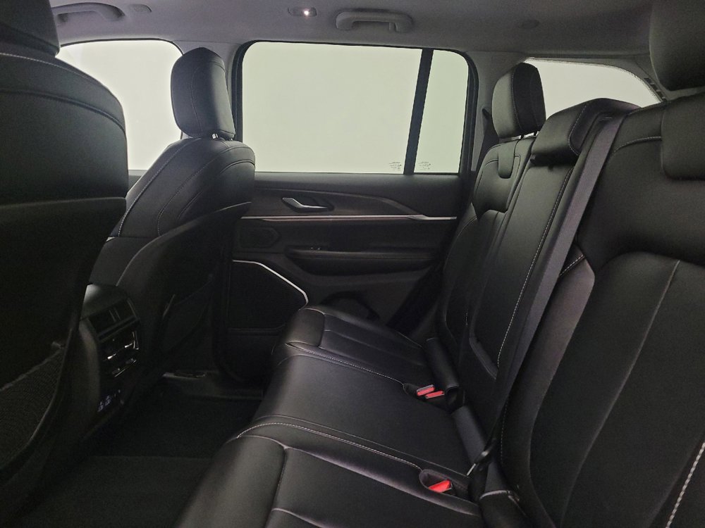 Used 2022 Jeep Grand Cherokee Limited 4xe image 18