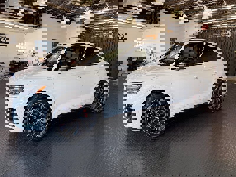 Used 2021 Audi SQ5 Prestige w/ Prestige Package image 8